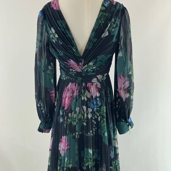 Badgley Mischka Pleated Gown, 8 - Picture 10 of 16